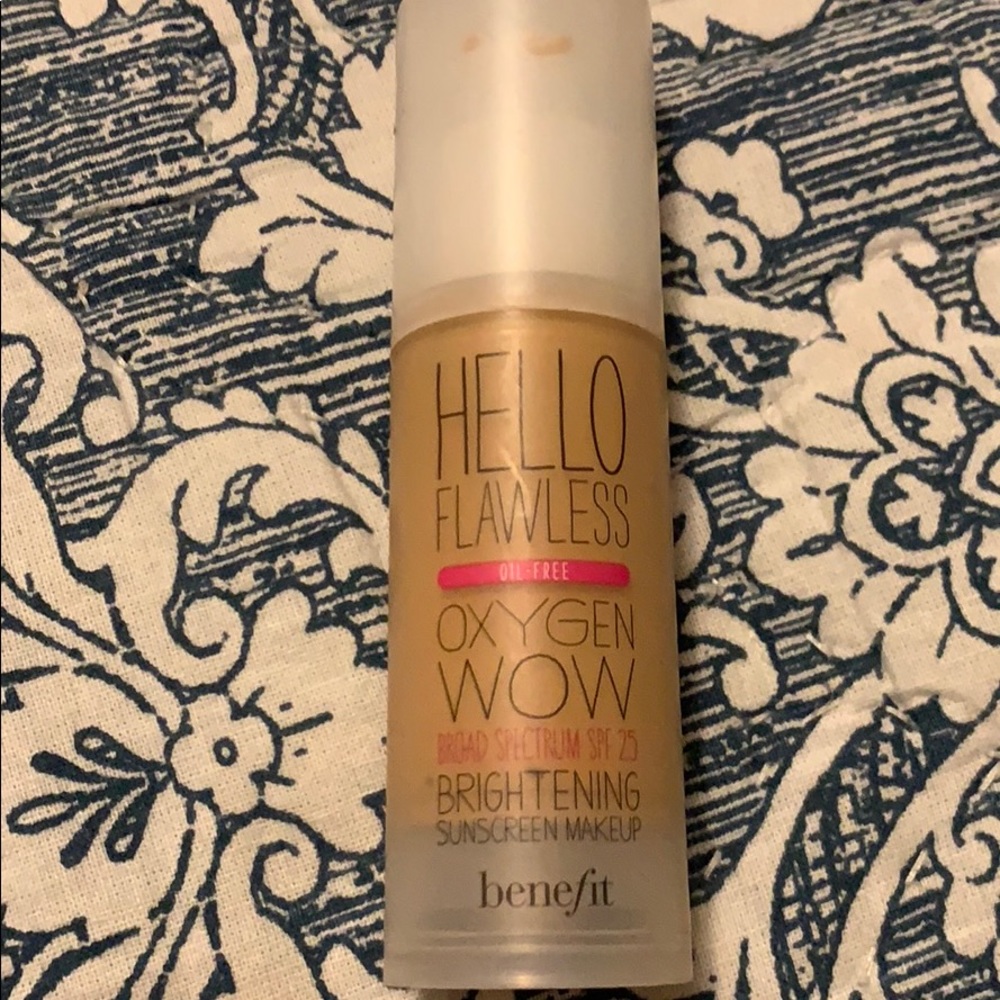 Hello Flawless Foundation
